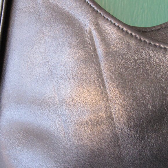 🖤 Perlina Black Leather Shoulder Bag – Restored & Everyday Ready - Picture 12 of 13